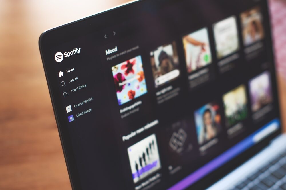 Screenshot della nuova interfaccia di Spotify con Music Video Charts Global