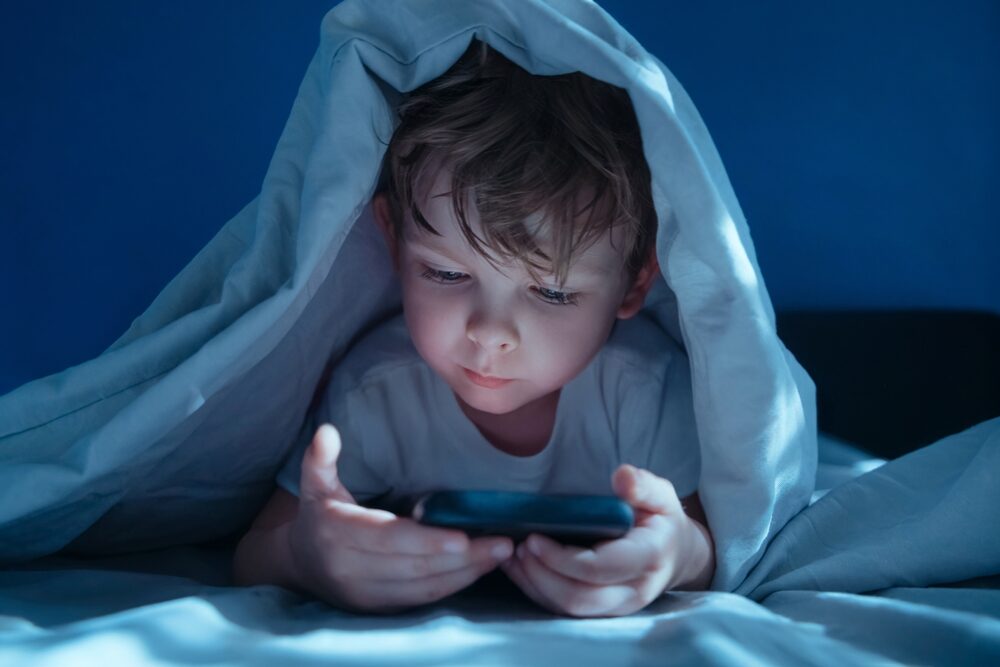 Rischi esposizione schermi per bambini