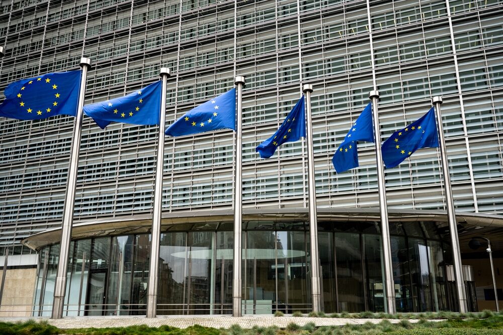 Immagine rappresentativa dell'inchiesta sulla Commissione Europea e i produttori di additivi edili