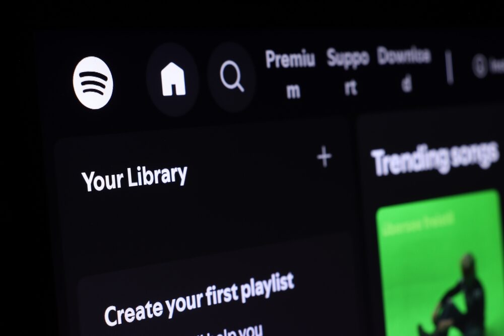 Logo di Spotify con grafica di crescita