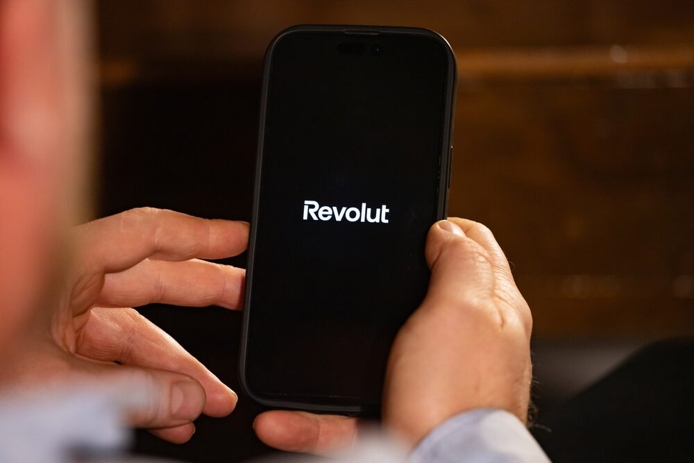 Immagine di un terminale di pagamento Revolut