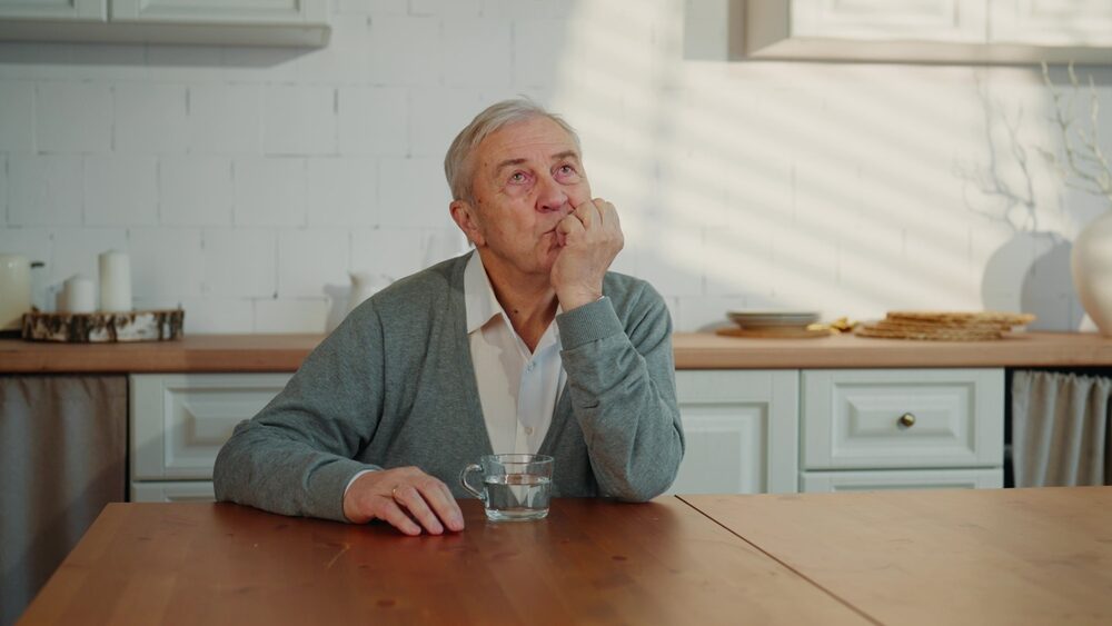 Nonni che utilizzano l'intelligenza artificiale per creare immagini