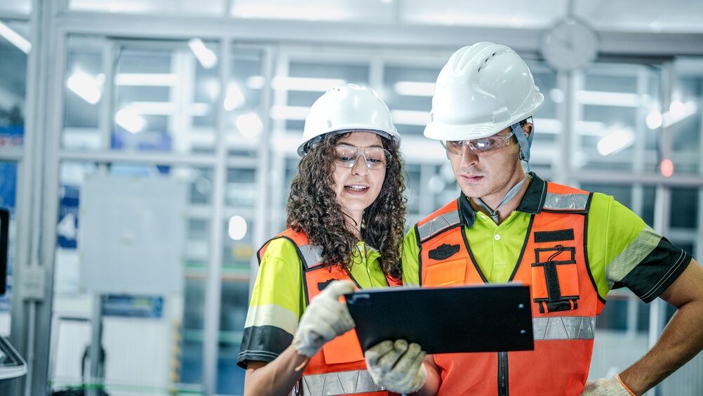 Ufficio moderno con tecnologia avanzata